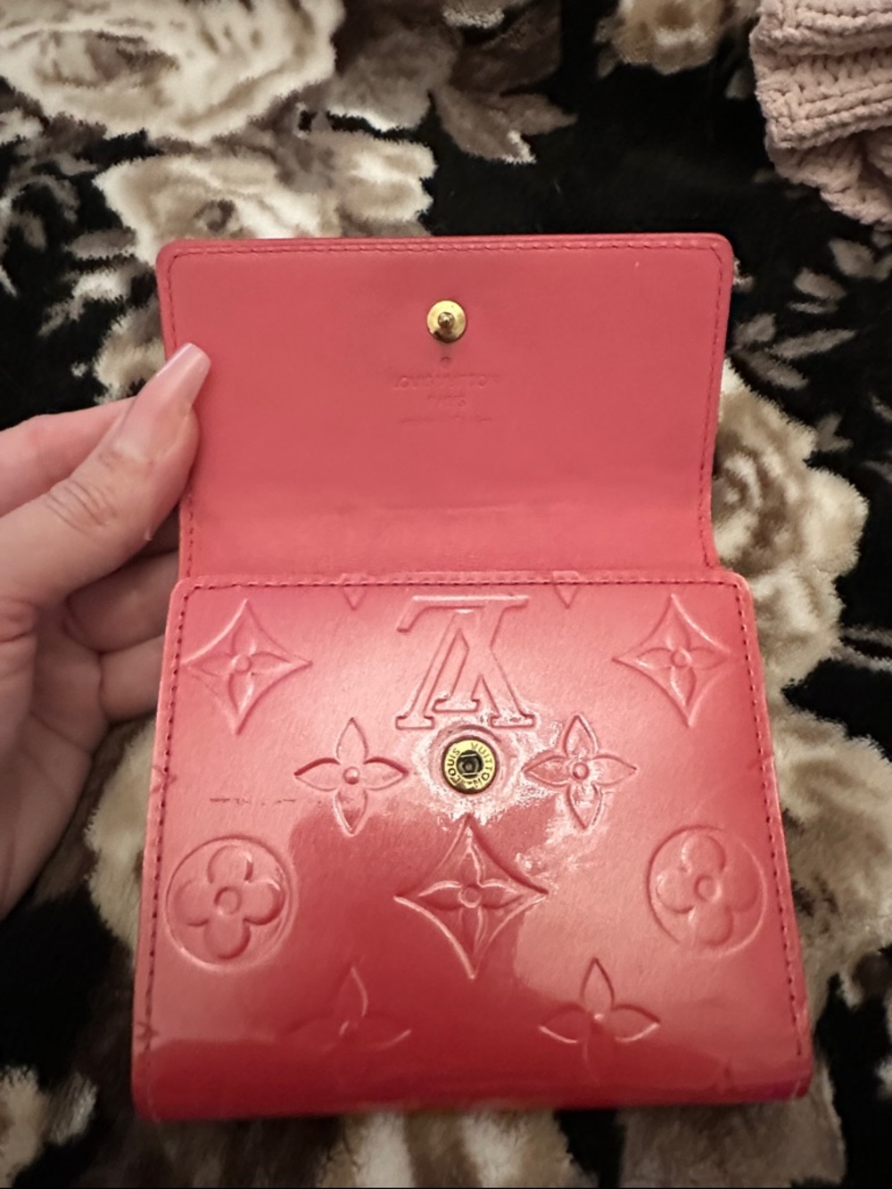 Louis Vuitton Glossy hot Pink Vernis Small Wallet - Picture 2 of 12